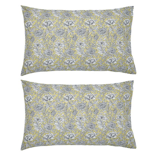 Morris & Co Severn Pair of Standard Pillowcases Cochineal Pink
