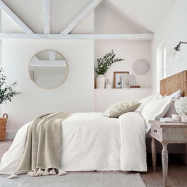 Morris & Co Pure Bachelors Button Duvet Cover Super King Size White