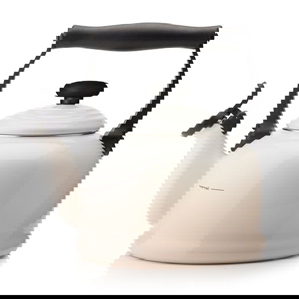 Le Creuset Meringue Traditional Kettle