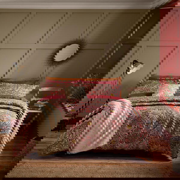 Morris & Co Larkspur Duvet Cover Set Super King Size Crimson Red