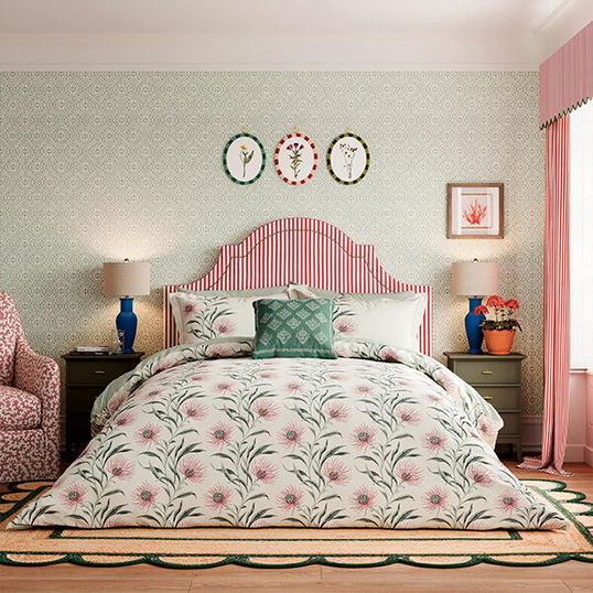 Sanderson for National Trust Catherinae Duvet Cover Set King Size Fuschia
