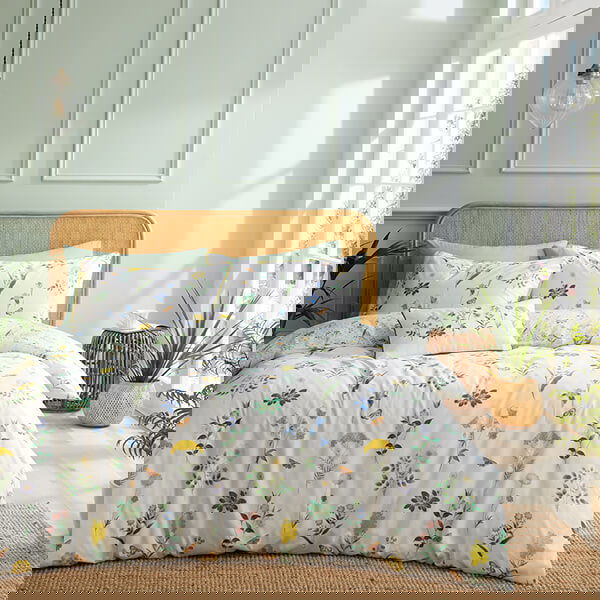 RHS Botanical Cottage Garden King Duvet Set White